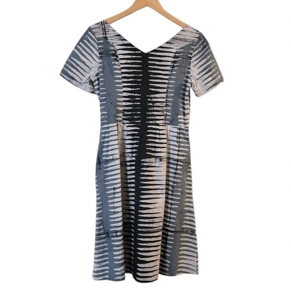 GLOBAL MAMAS Organic Cotton Handmade Fair Trade Blue Double VNeck Fishbone Dress
